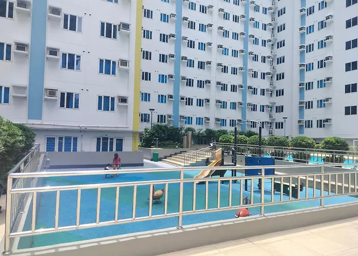 9th Floor Pool View Unit Tower A With Modern Amenities