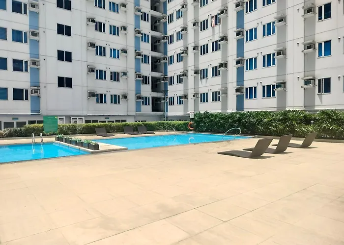 9th Floor Pool View Unit Tower A With Modern Amenities